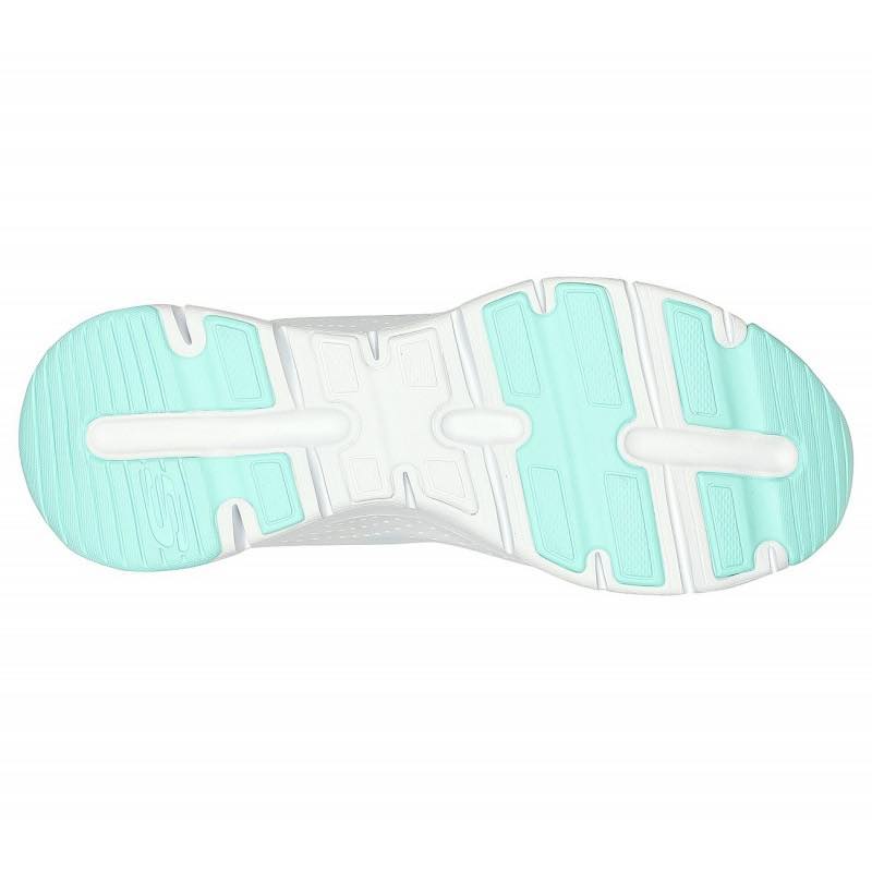 Skechers Arch Fit أزرق سماوي بشعار زهري