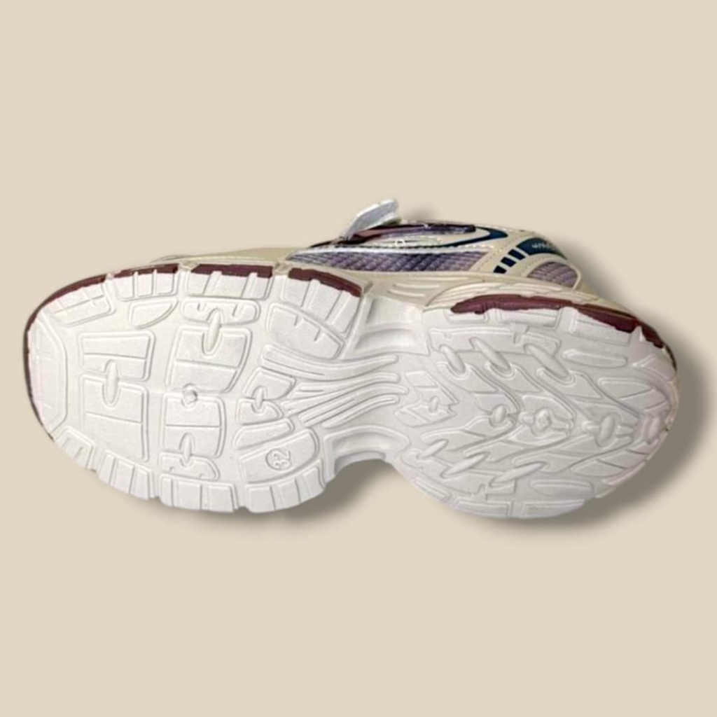 بوت أنيق للجنسين برسمة نجمة بلونين