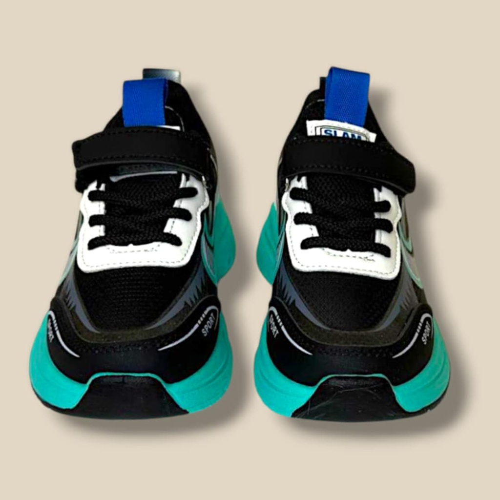 بوت ولادي بألوان الصيف المميزة