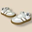 حذاء ولادي بثلاث ألوان يحمع بين الرسمي والعملي