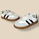 حذاء ولادي بثلاث ألوان يحمع بين الرسمي والعملي