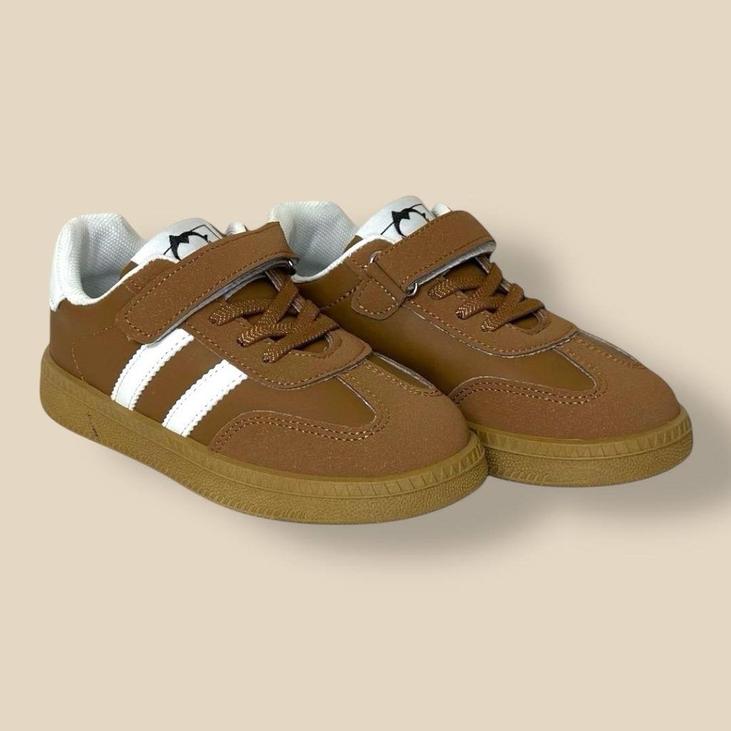 حذاء ولادي بثلاث ألوان يحمع بين الرسمي والعملي