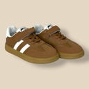 حذاء ولادي بثلاث ألوان يحمع بين الرسمي والعملي