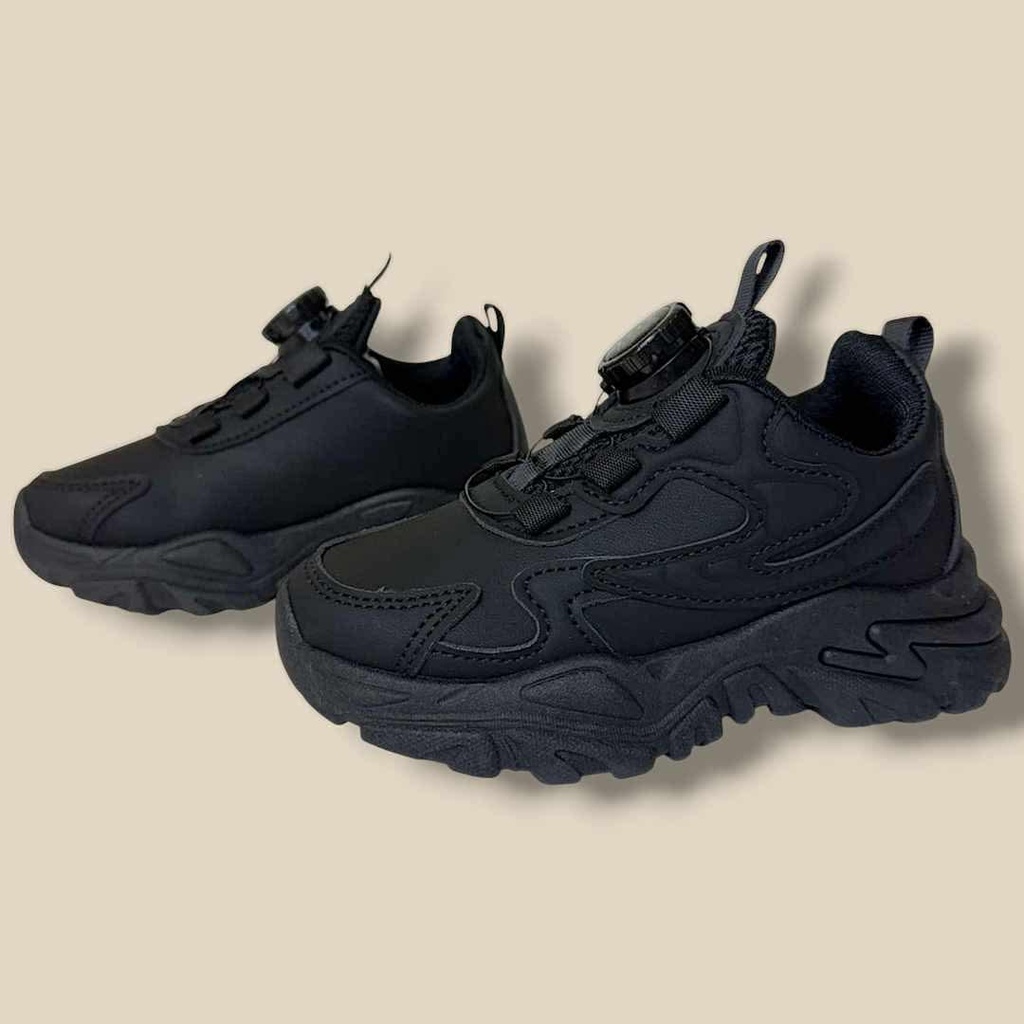 حذاء أبيض أو أسود بإغلاق دائري