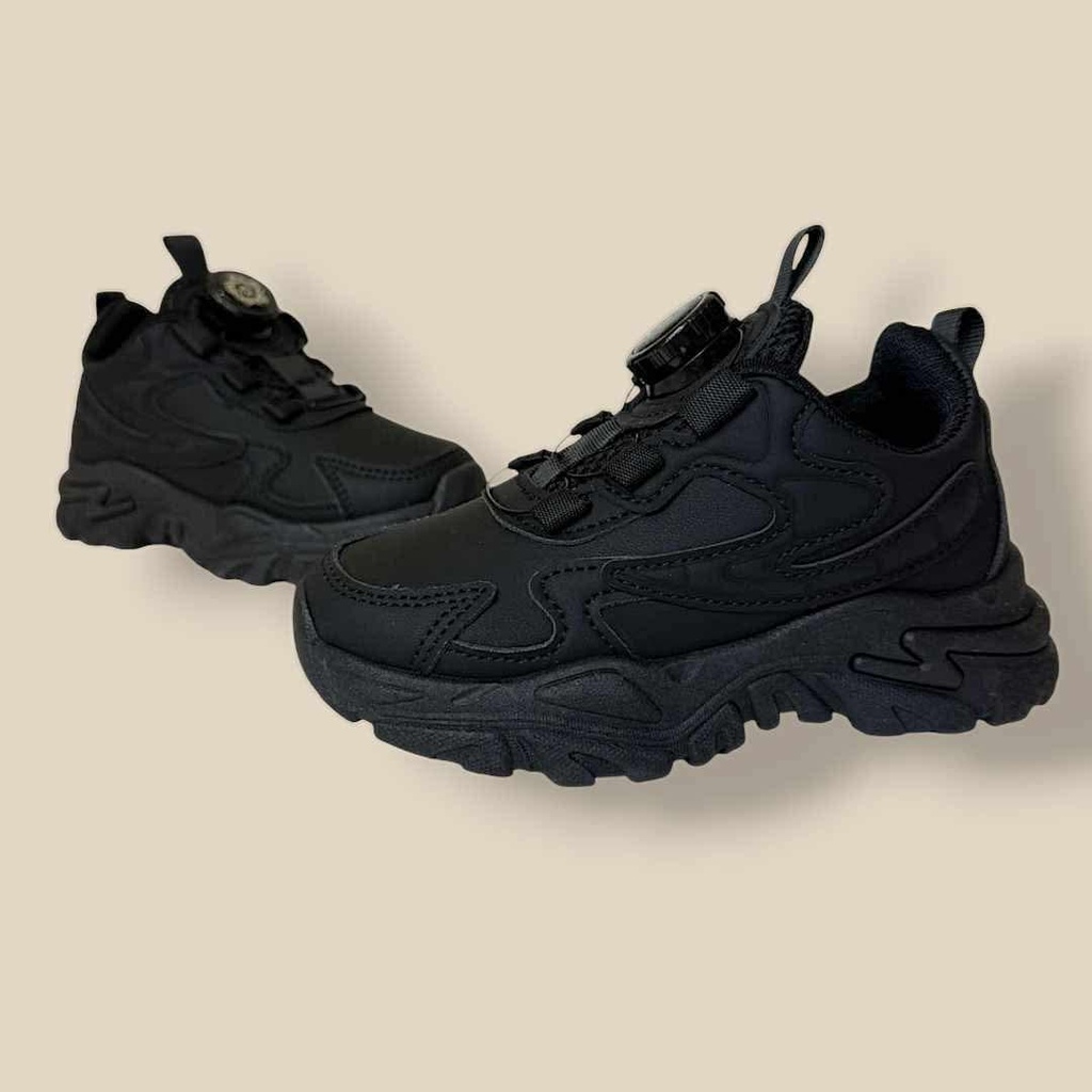 حذاء أبيض أو أسود بإغلاق دائري