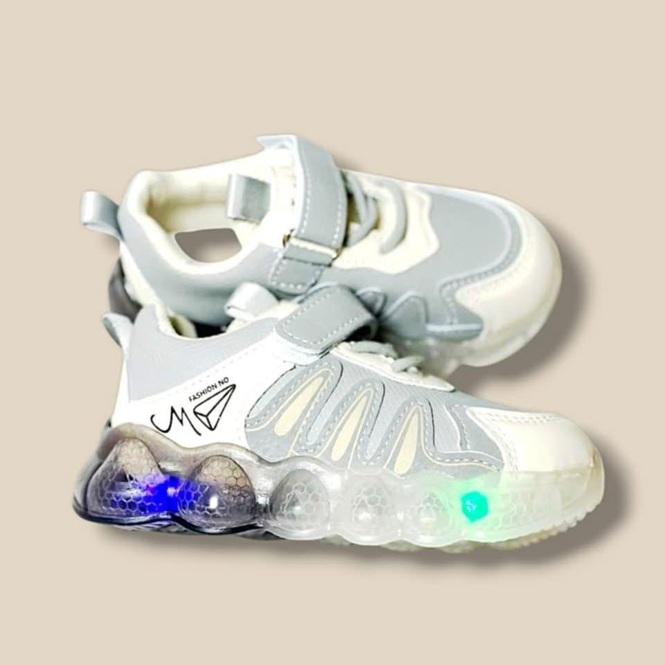 بوت نعل مضيء بثلاث ألوان