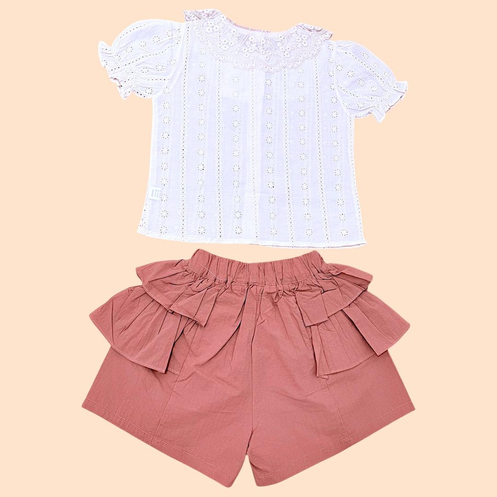 طقم بناتي شورت على شكل تنورة مع قميص دانتيل