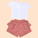 طقم بناتي شورت على شكل تنورة مع قميص دانتيل