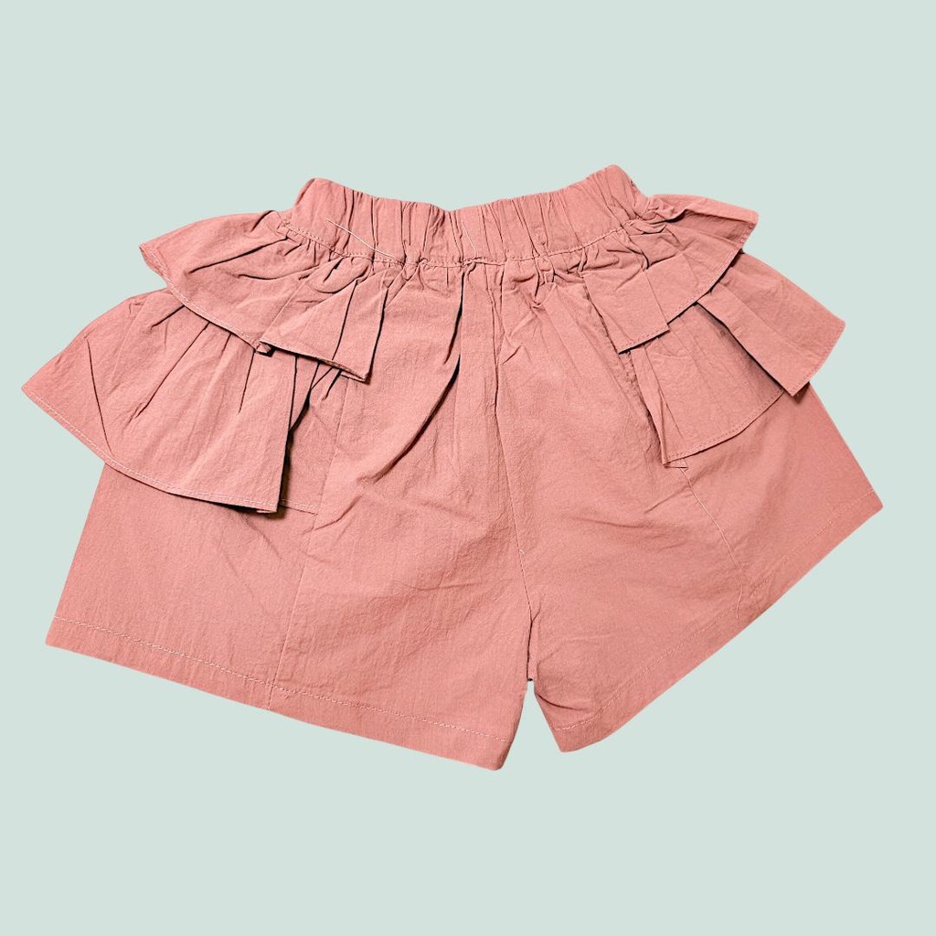 طقم بناتي شورت على شكل تنورة مع قميص دانتيل