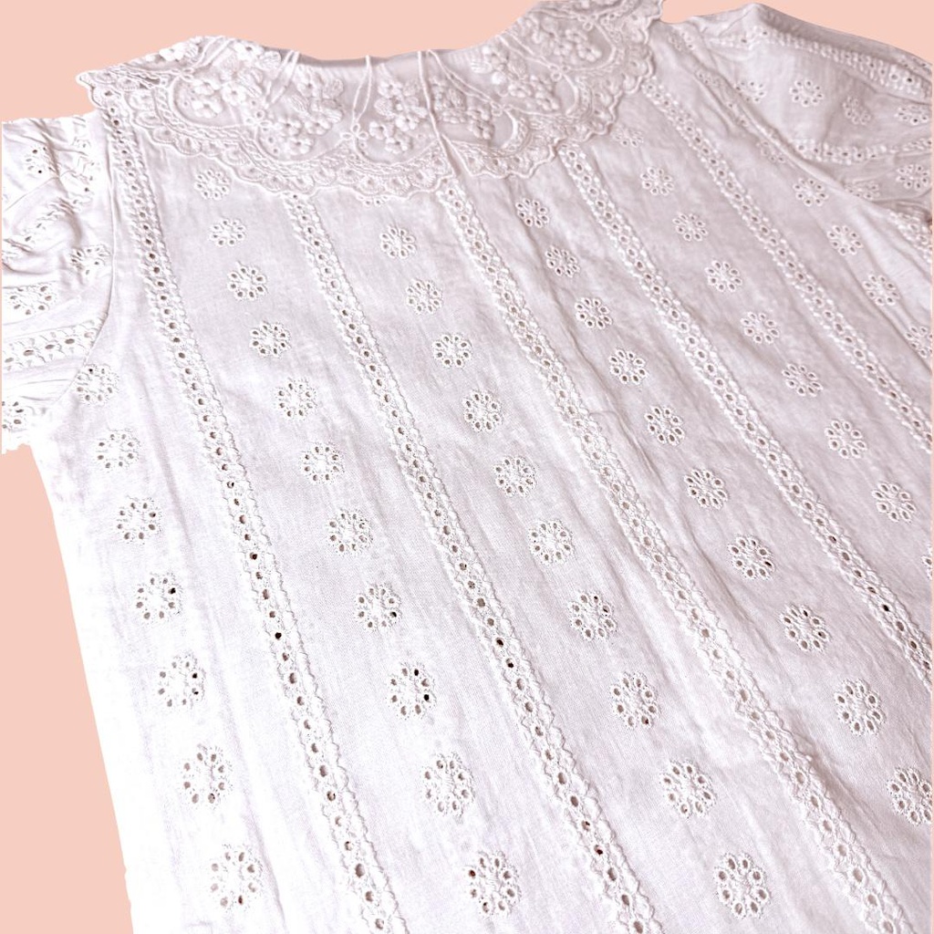 طقم بناتي شورت على شكل تنورة مع قميص دانتيل