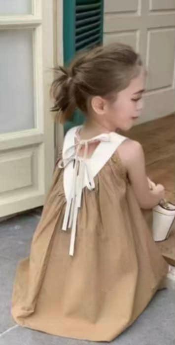 فستان بناتي بفتحة ظهر مثلثة بلونين