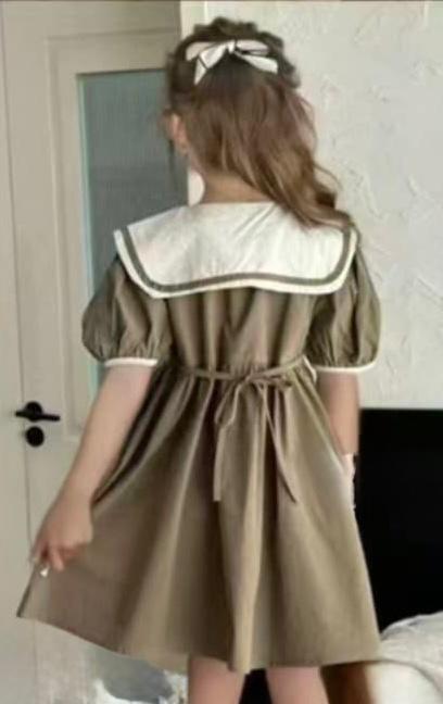 فستان بلونين مع قبة ربط