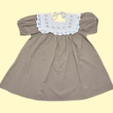 فستان بناتي مميز بقبة مزينة بالدانتيل