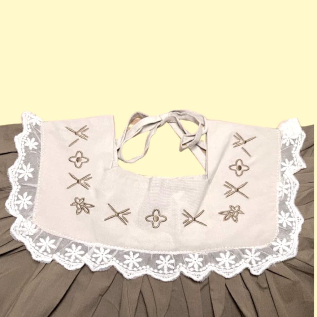 فستان بناتي مميز بقبة مزينة بالدانتيل