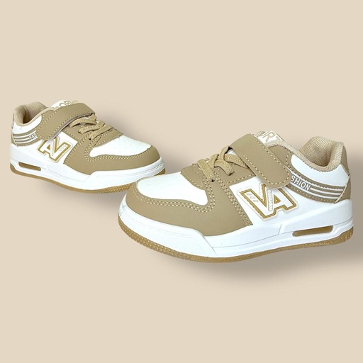 بوت ولادي عسلي مع أبيض مميز