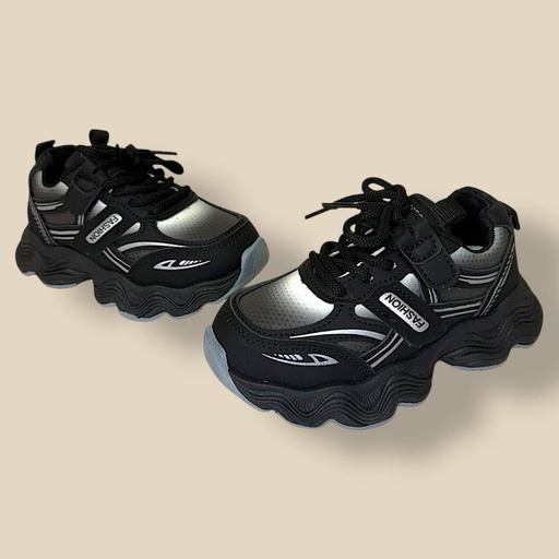 بوت ولادي أسود مع أبيض متدرج أنيق